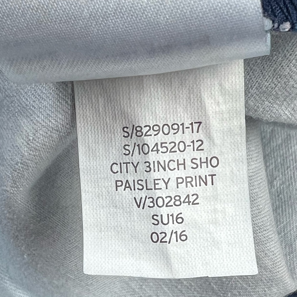 Khakis by Gap City 3 inch Shorts Sz: 14 - Picture 9 of 9